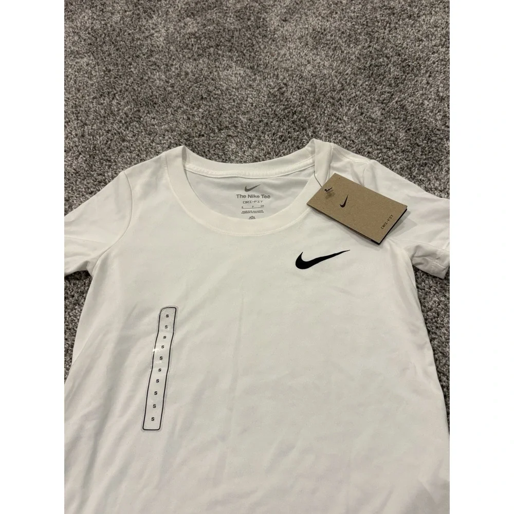 The Nike Tee White Kids T Shirt Short‎ Sleeve Size Small Polyester Athletic Top
